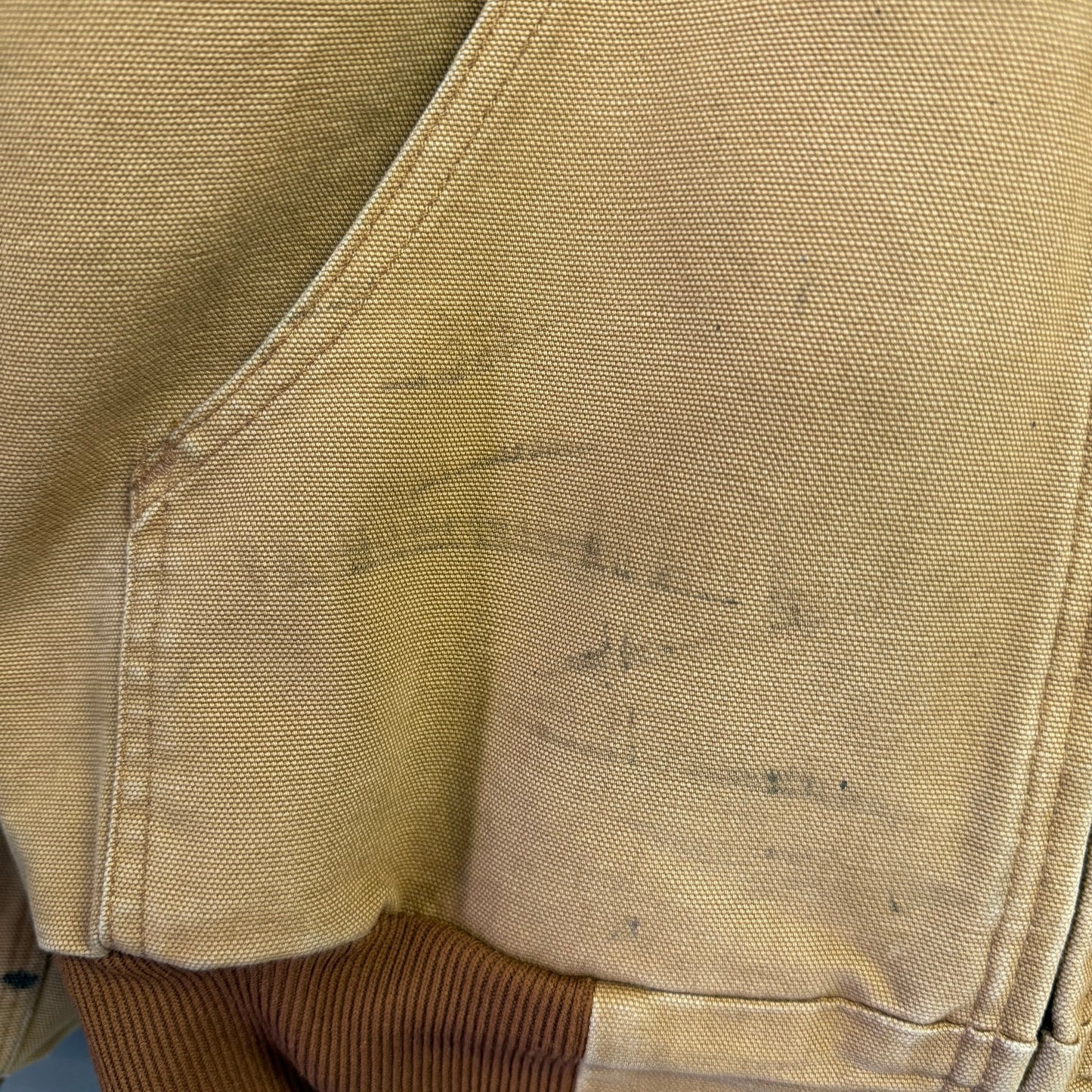 carhartt アクティブジャケット