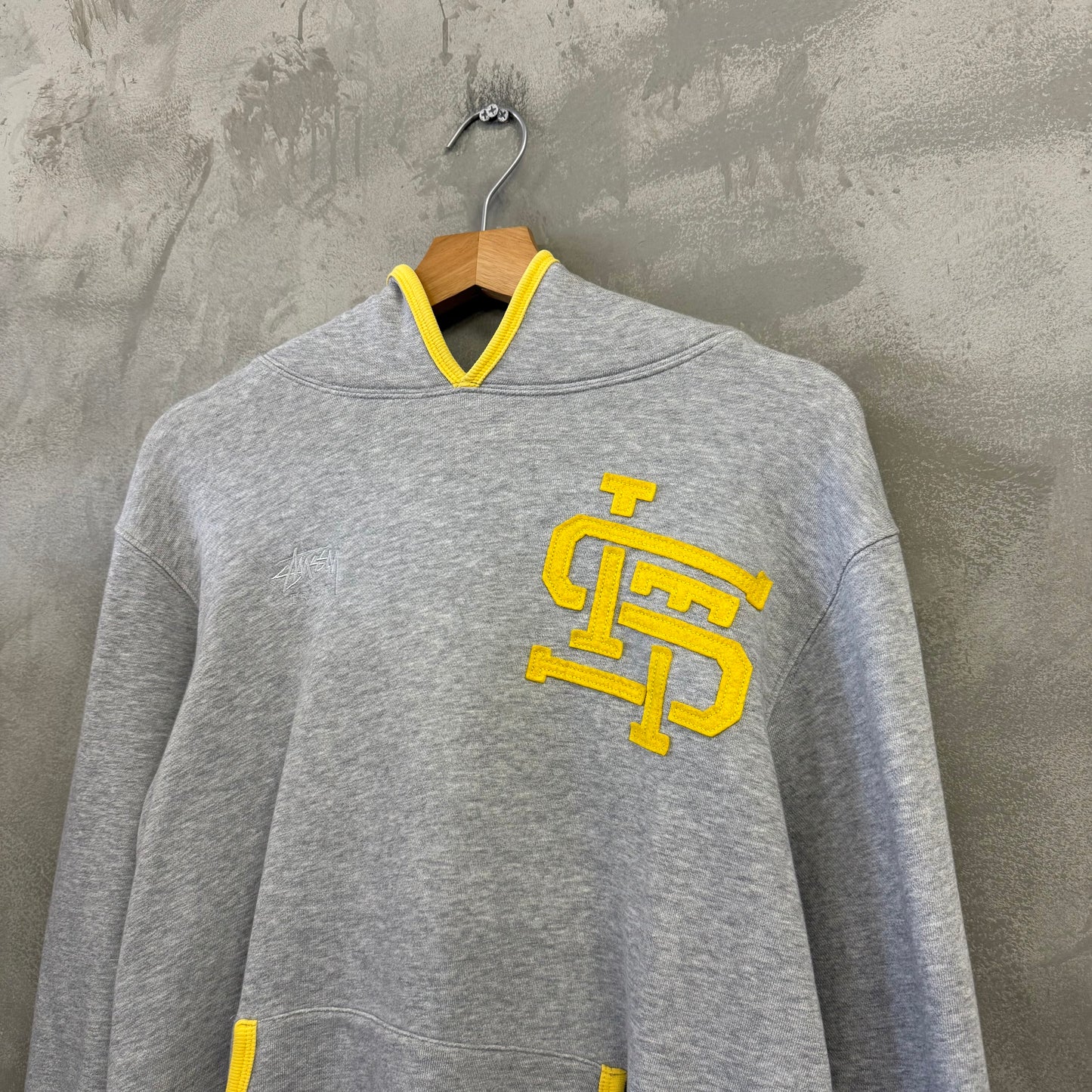 STUSSY TRIBE 刺繍ロゴ プルオーバー パーカー ステューシー