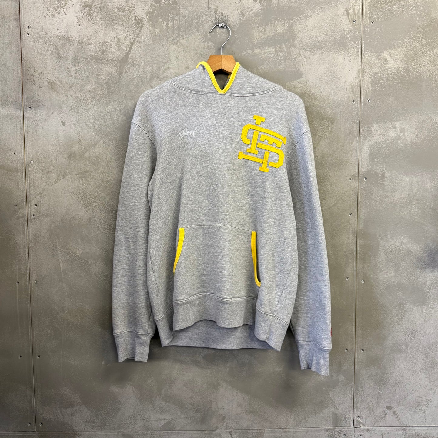 STUSSY TRIBE 刺繍ロゴ プルオーバー パーカー ステューシー