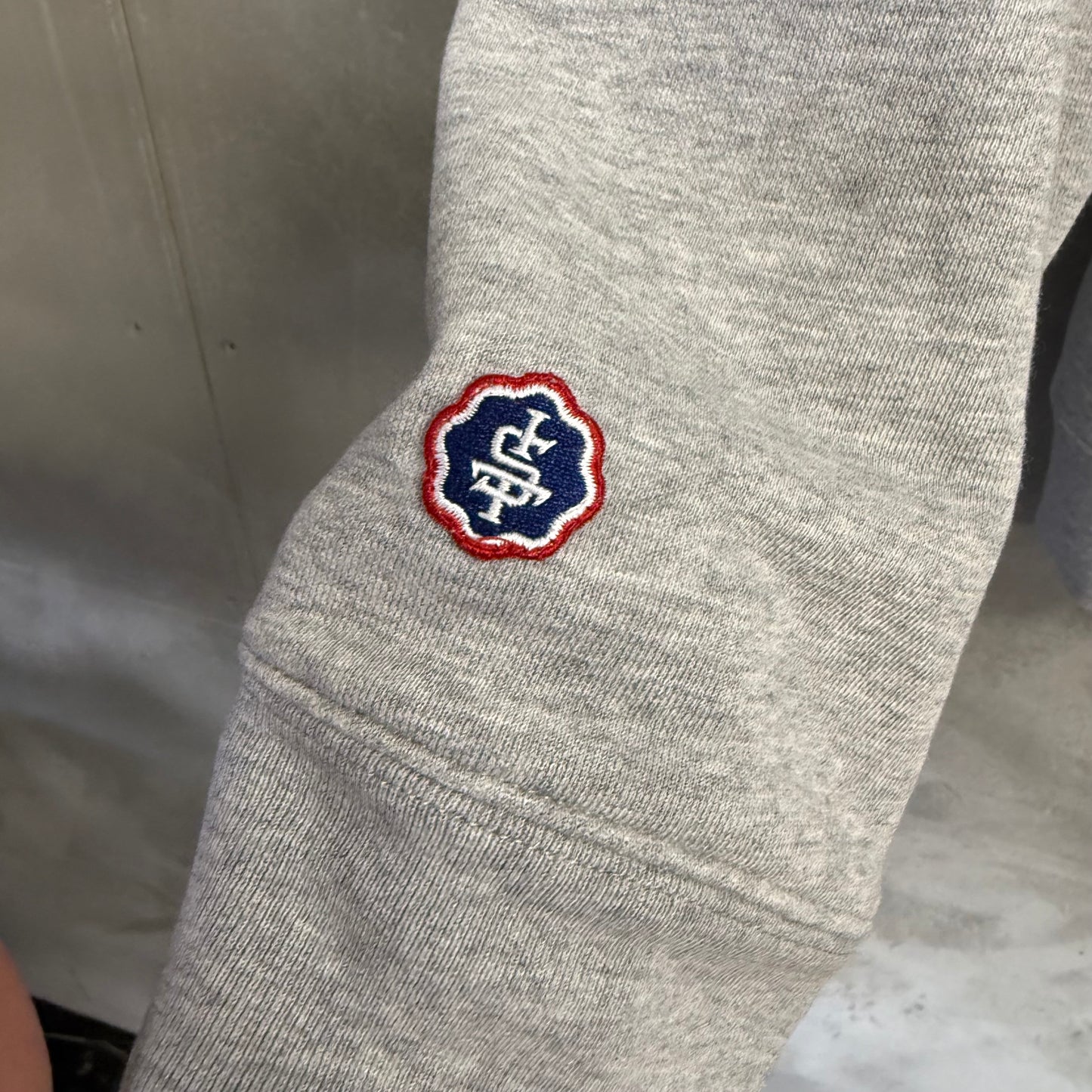 STUSSY TRIBE 刺繍ロゴ プルオーバー パーカー ステューシー